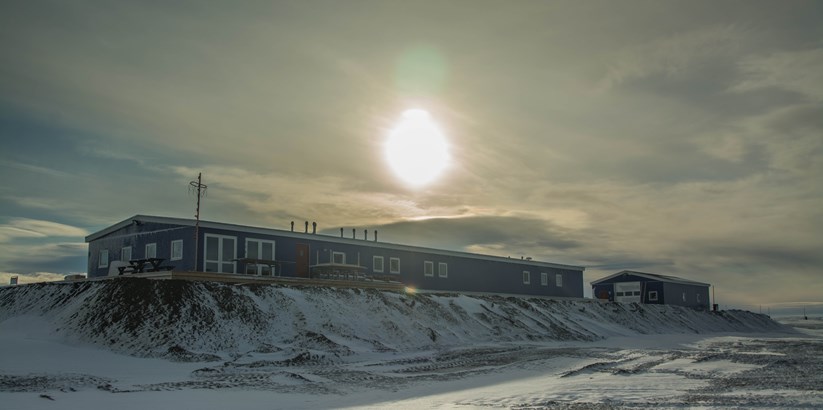 Kestää ankarissakin olosuhteissa: Villum Research Station -tutkimusasema sijaitsee Grönlannin ankarien sääolosuhteiden armoilla. 